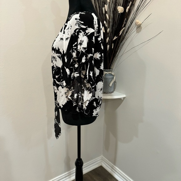 Meghan Los Angeles women size small, flowy 3/4 sleeve - Picture 7 of 9